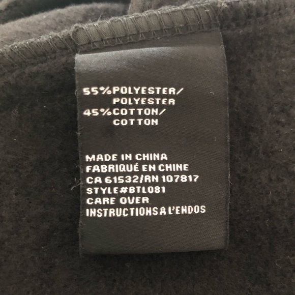 (Only 1) NWT Brunette’s,“Meet Me Apres” Sweatshirt - Picture 6 of 9